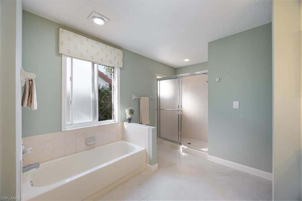 4198 Royal Wood Blvd, Naples, photo 17
