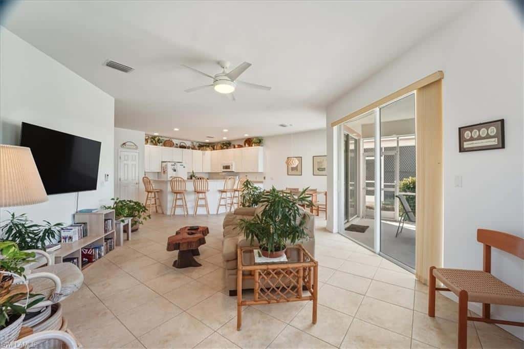 9346 Spanish Moss Way, Bonita Springs, photo 10