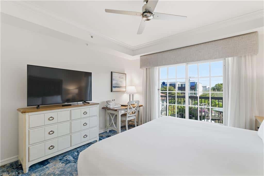 221 9th St #405, Naples, photo 9