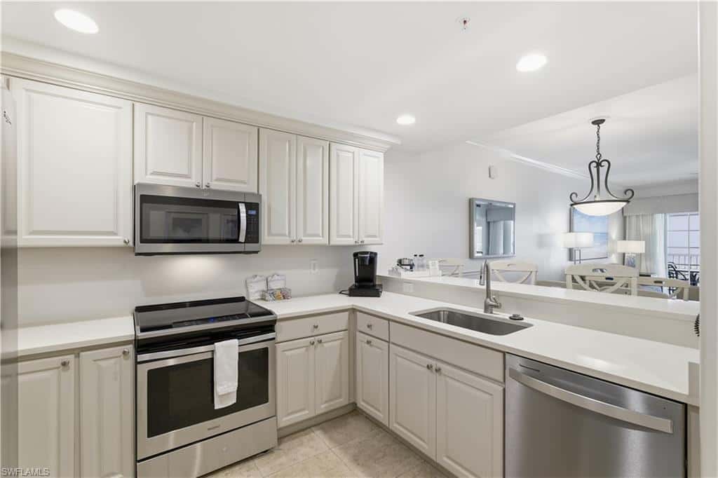 221 9th St #207, Naples, photo 16