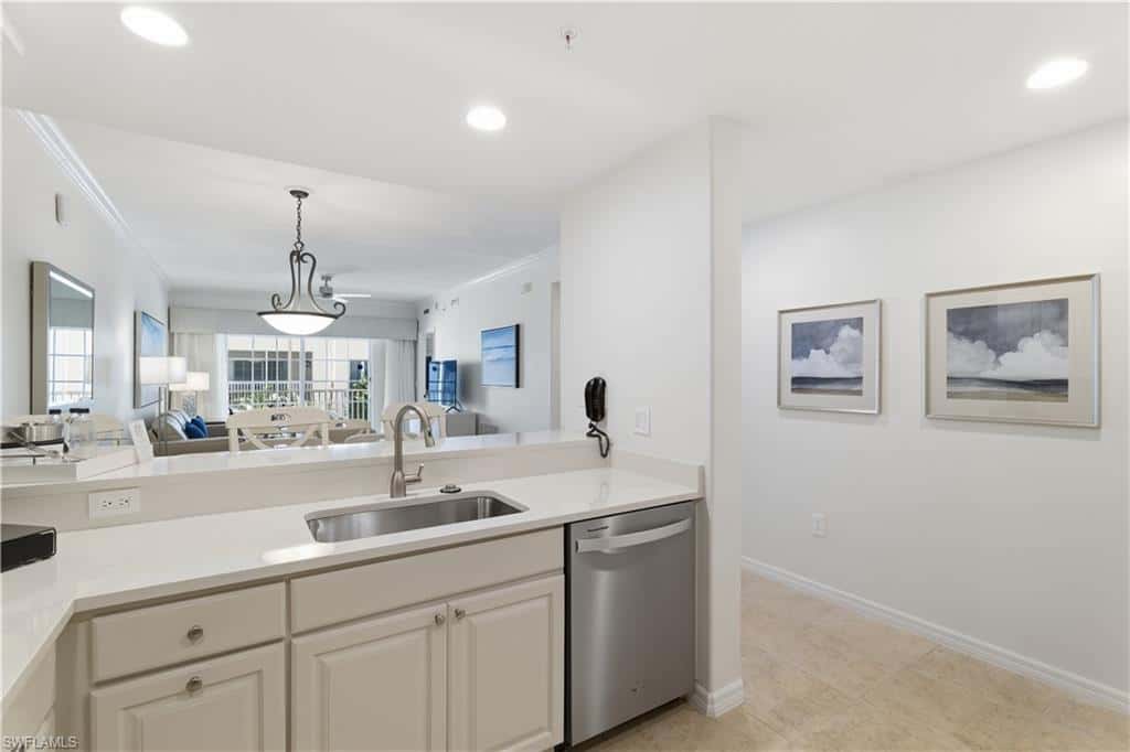 221 9th St #207, Naples, photo 18