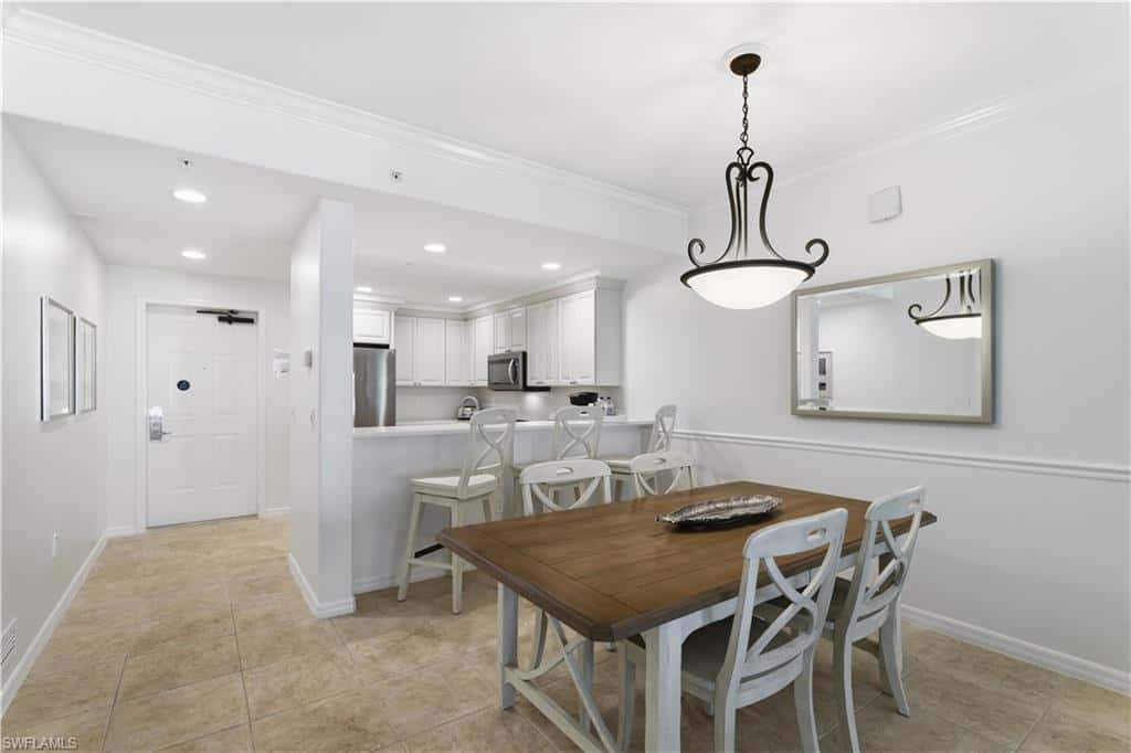 221 9th St #207, Naples, photo 11