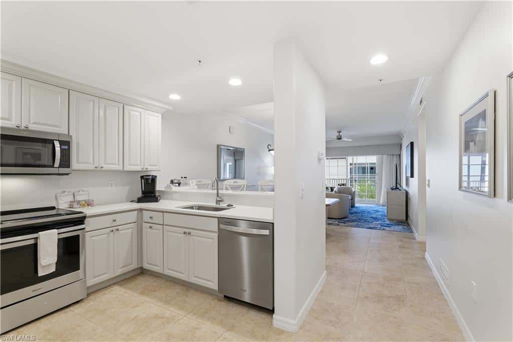 221 9th St #207, Naples, photo 19