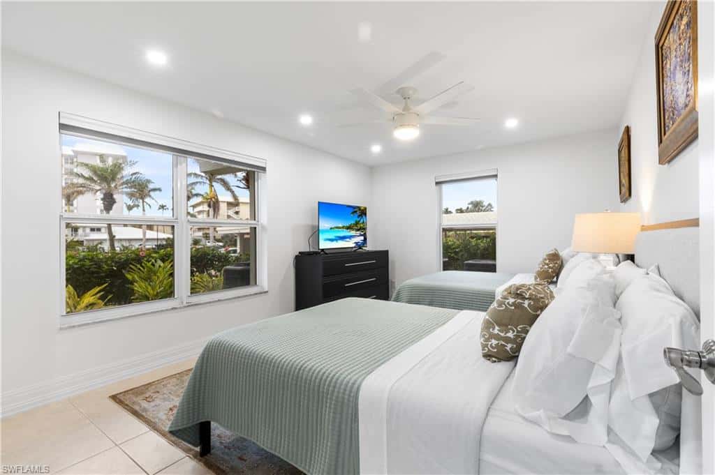 2800 Gulf Shore Blvd #100, Naples, photo 6