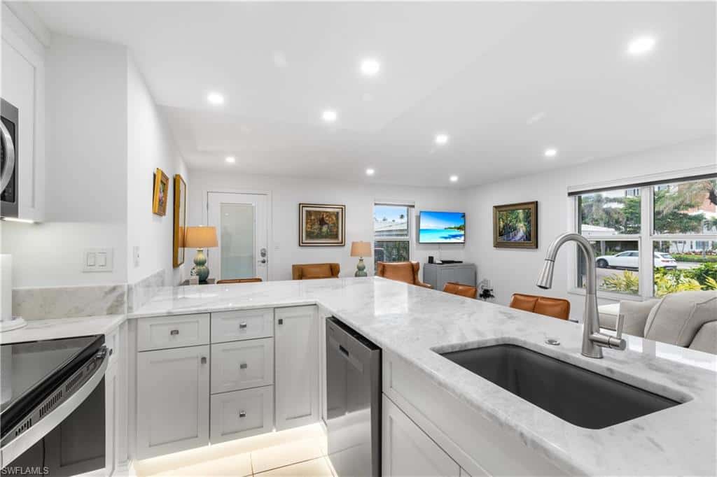 2800 Gulf Shore Blvd #100, Naples, photo 12