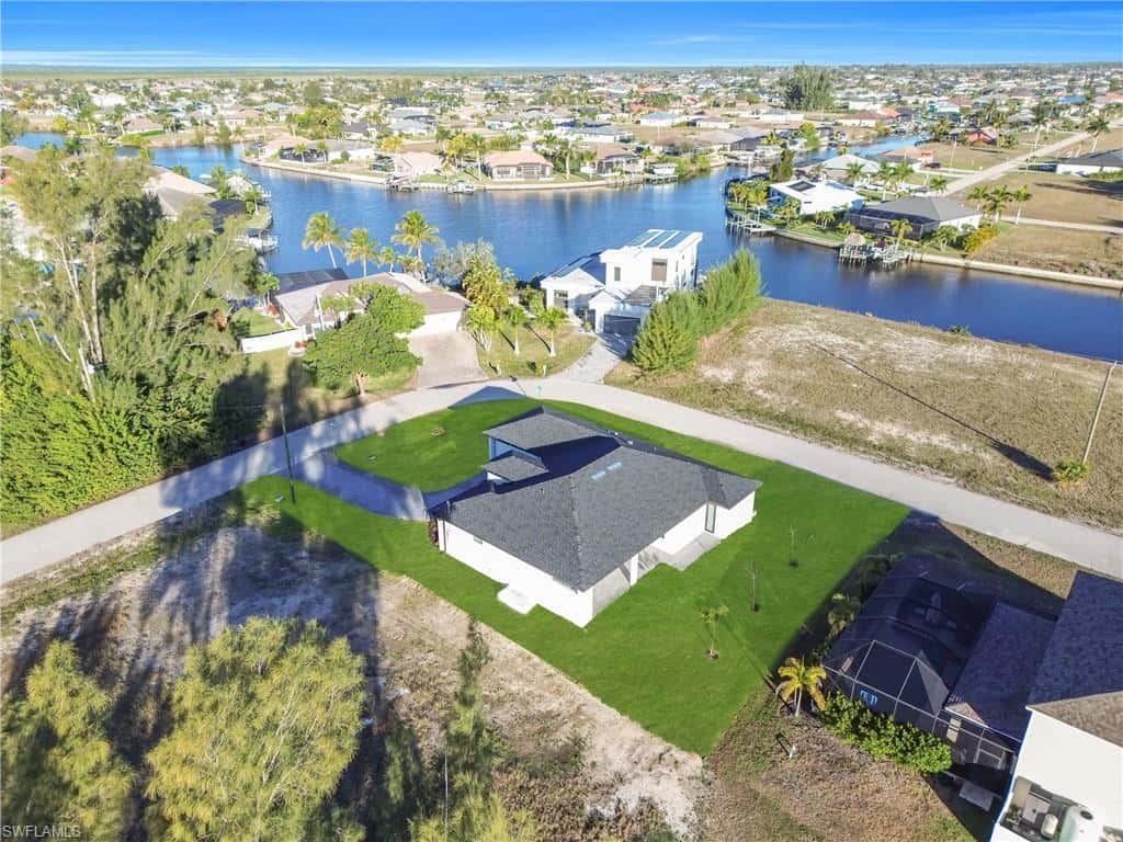911 37th Pl, Cape Coral, photo 31