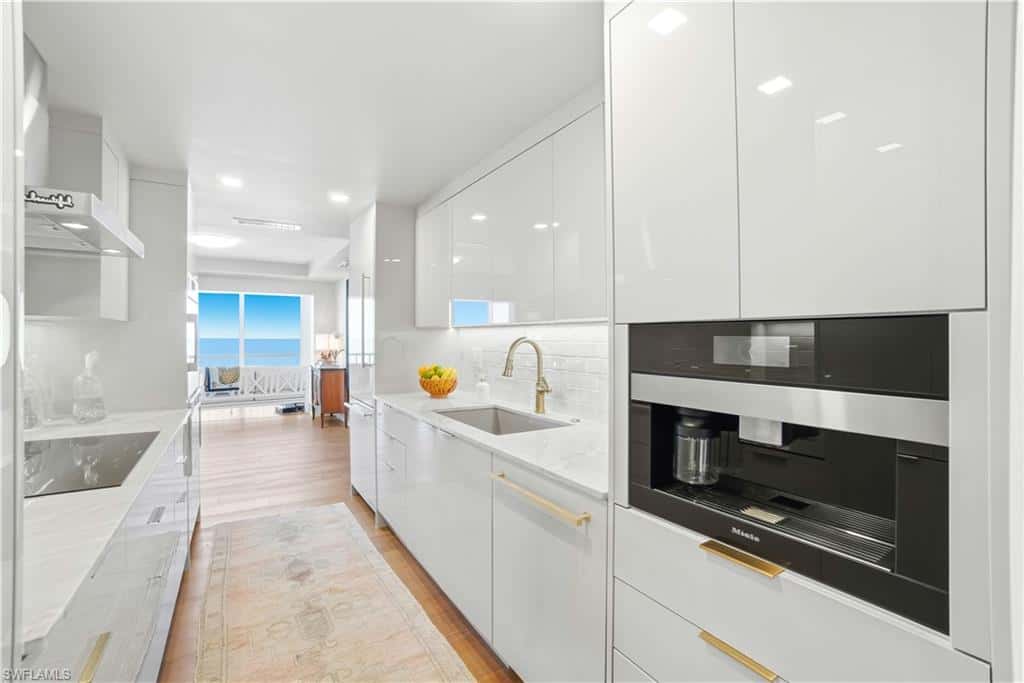 3003 Gulf Shore Blvd #701, Naples, photo 4
