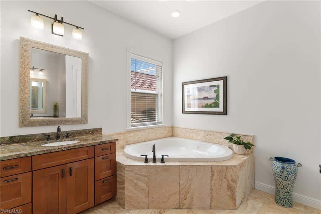 4778 Europa Dr, Naples, photo 16