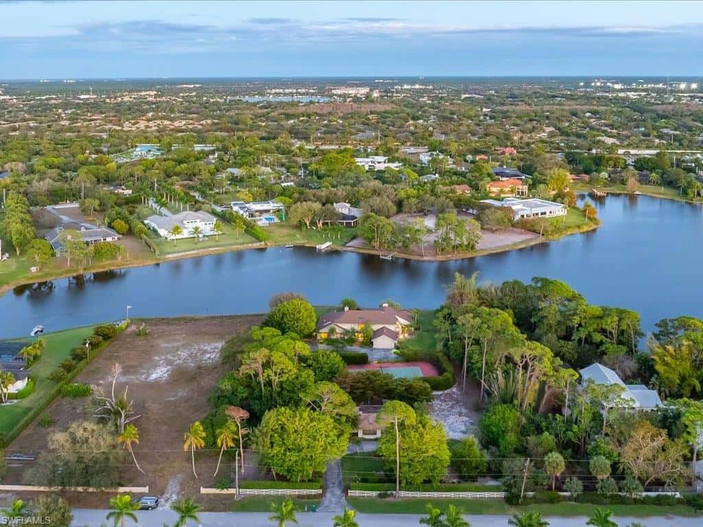154 Cajeput Dr, Naples, photo 9