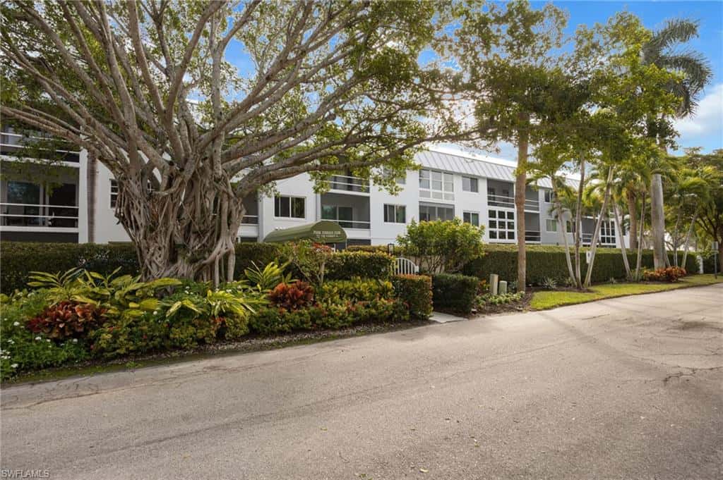 72 7th St #206, Naples, photo 27