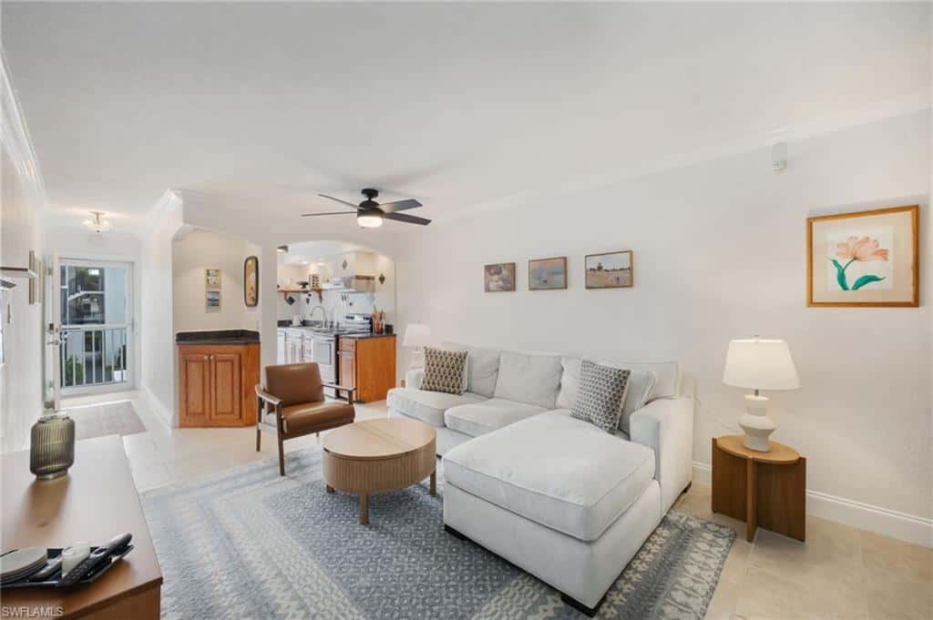 72 7th St #206, Naples, photo 5