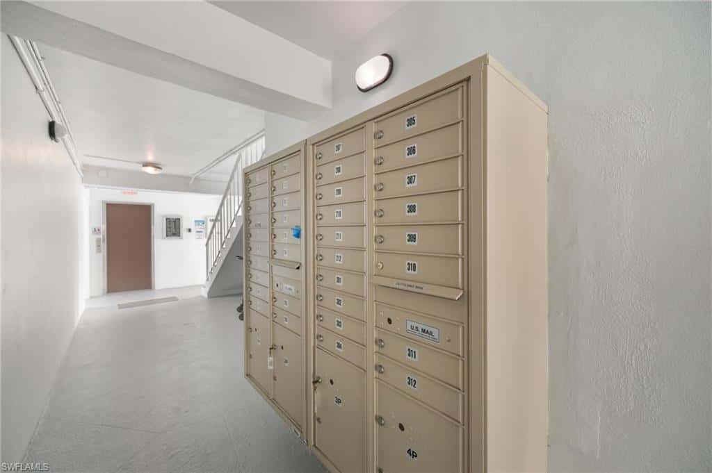 72 7th St #206, Naples, photo 24