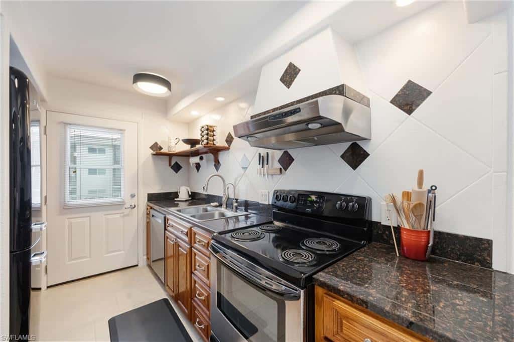 72 7th St #206, Naples, photo 10