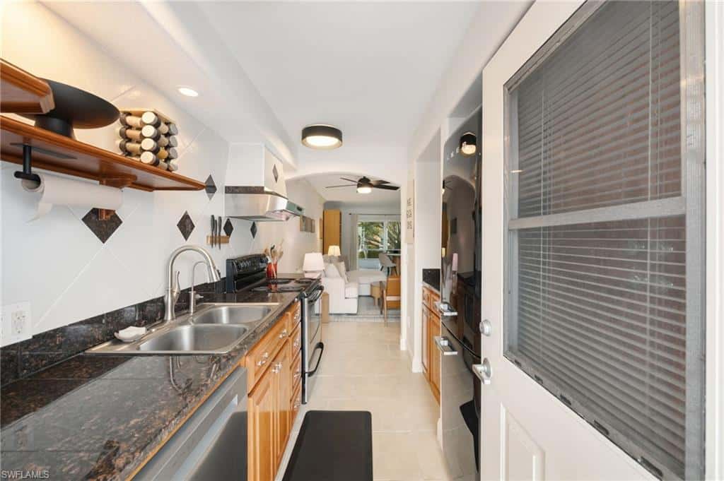 72 7th St #206, Naples, photo 14