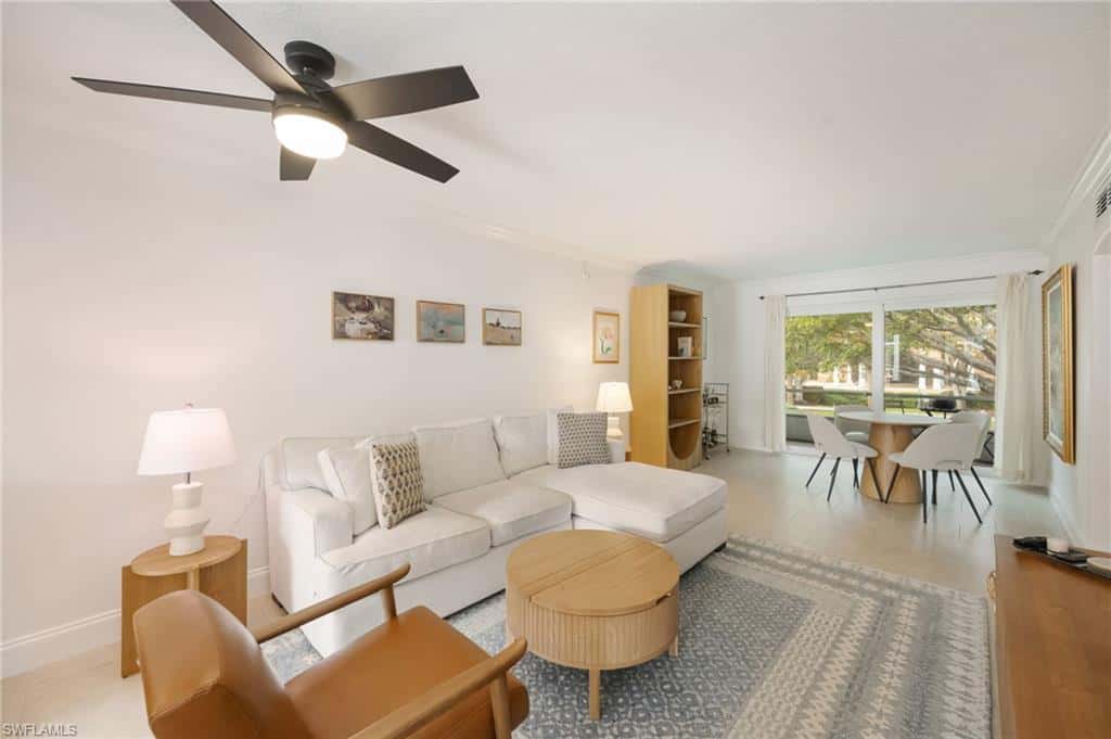 72 7th St #206, Naples, photo 4