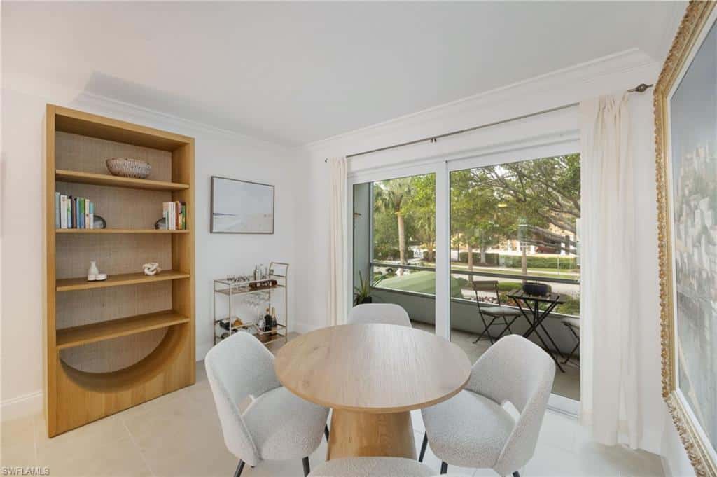 72 7th St #206, Naples, photo 8