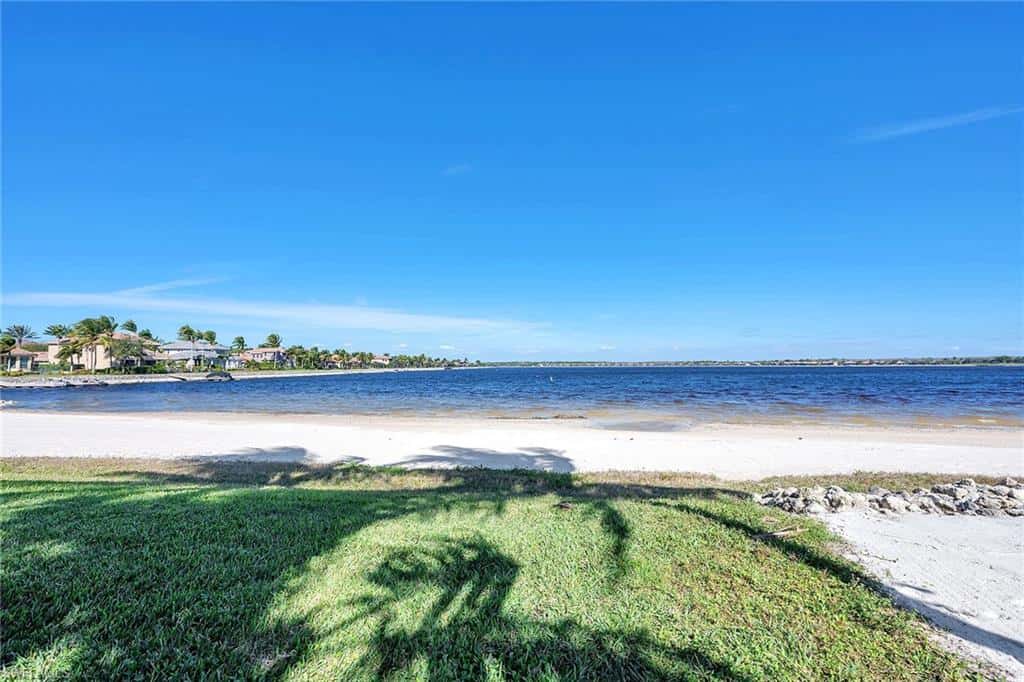 9087 Breakwater Dr, Naples, photo 39