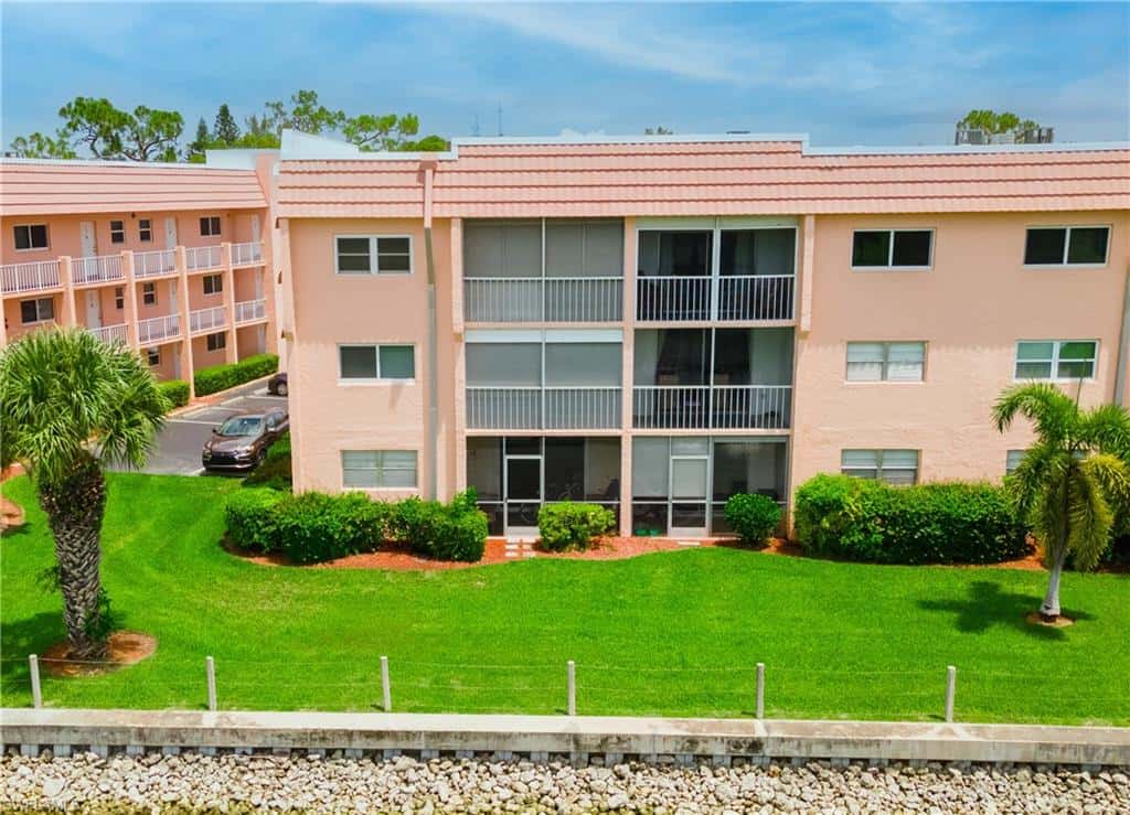 190 Turtle Lake Ct #311, Naples, photo 40