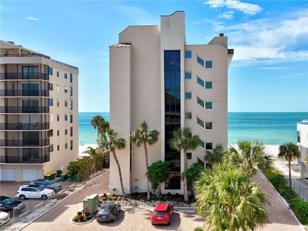 9415 Gulf Shore Dr #102, Naples, photo 32