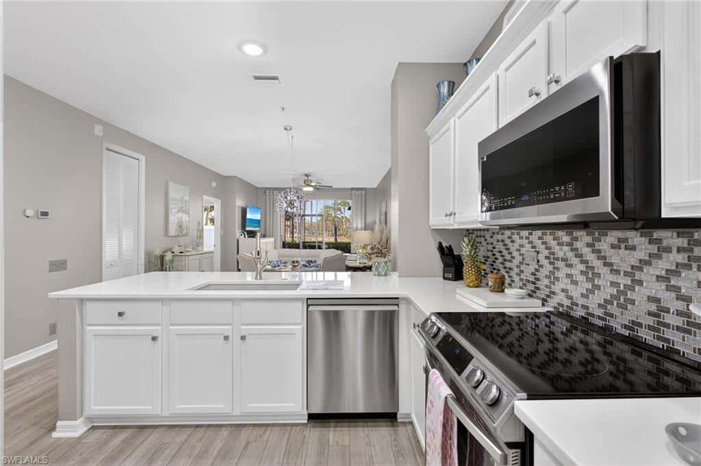 8231 Parkstone Pl #105, Naples, photo 5