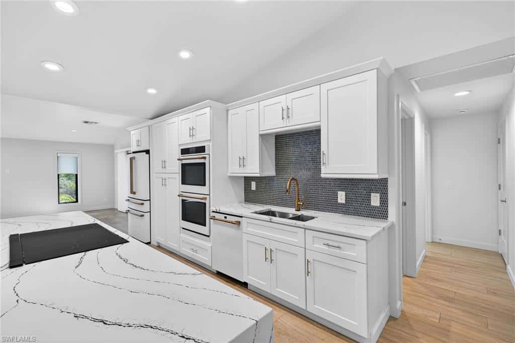 1211 Periwinkle Way, Sanibel, photo 17