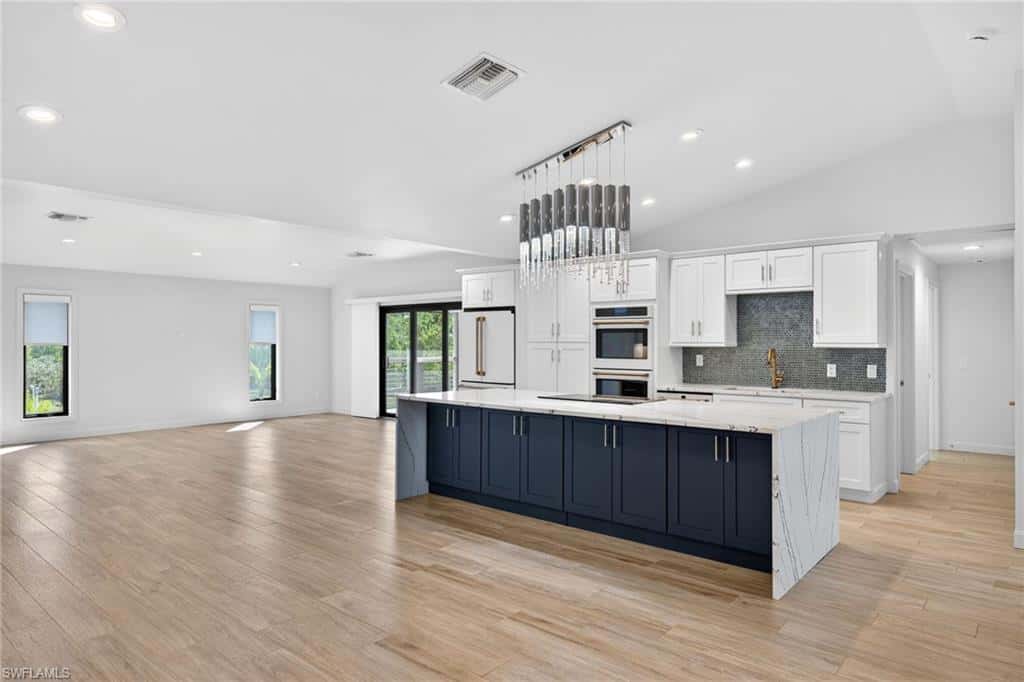 1211 Periwinkle Way, Sanibel, photo 21