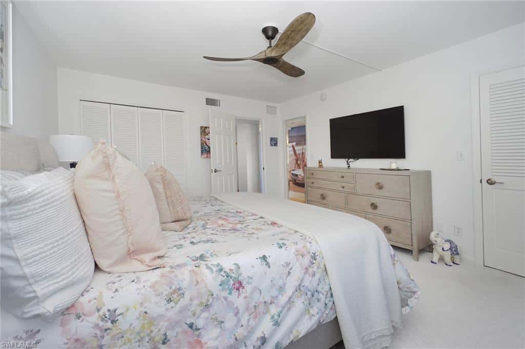 1900 Gulf Shore Blvd #303, Naples, photo 22