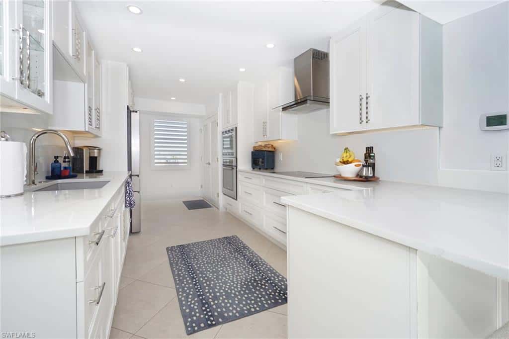 1900 Gulf Shore Blvd #303, Naples, photo 9