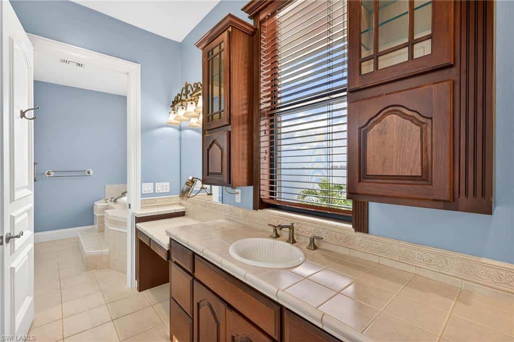 2600 Mcgregor Blvd, Fort Myers, photo 16