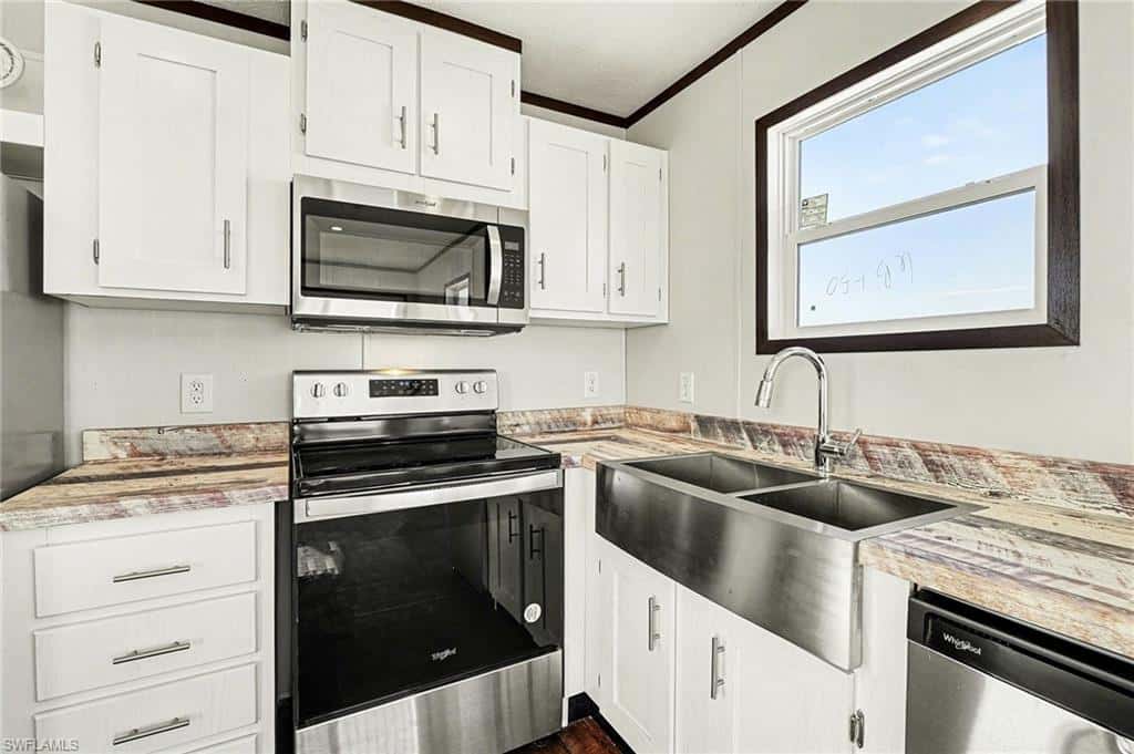 69 Emily Ln, Fort Myers Beach, photo 12