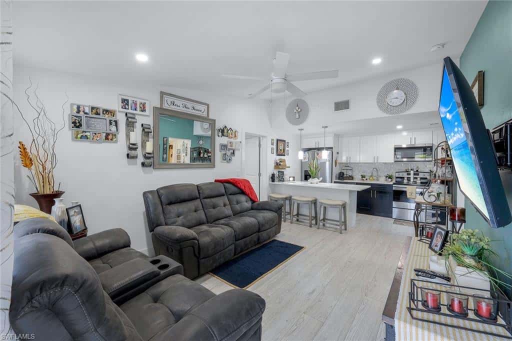 5229 Treetops Dr #i, Naples, photo 4