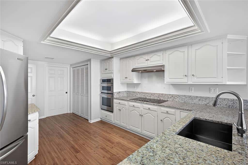 6075 Pelican Bay Blvd #706, Naples, photo 5