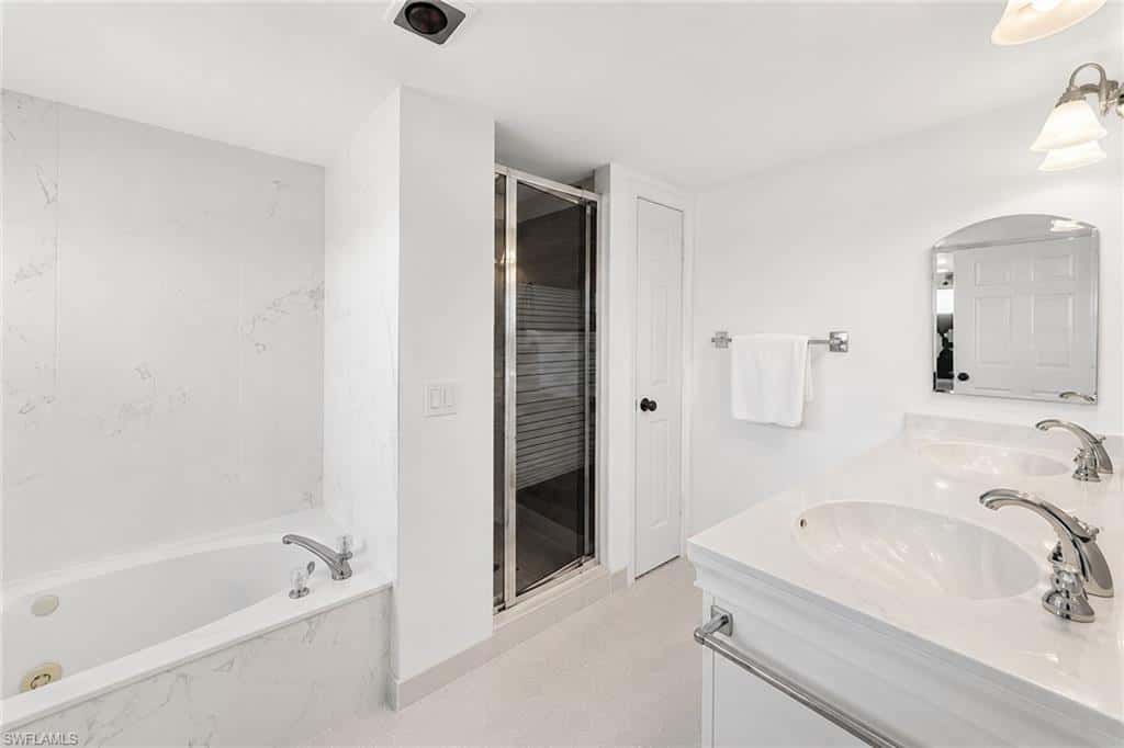 6075 Pelican Bay Blvd #706, Naples, photo 10