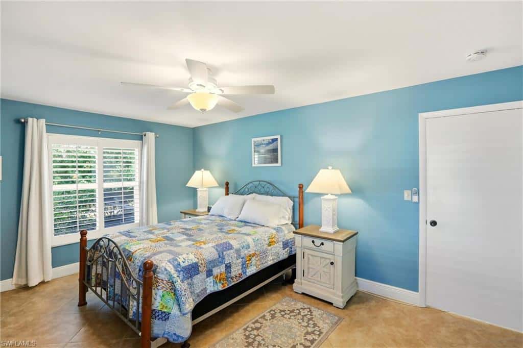 142 Old Tamiami Trl, Naples, photo 23
