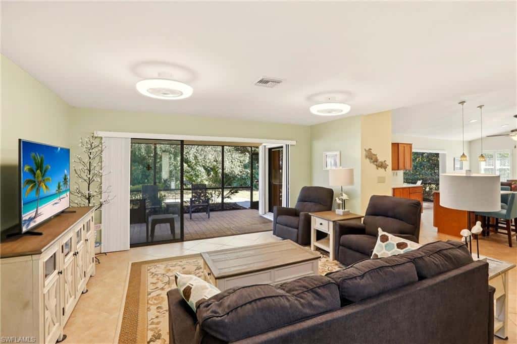 142 Old Tamiami Trl, Naples, photo 9