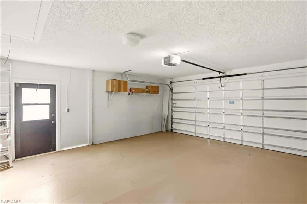 142 Old Tamiami Trl, Naples, photo 39
