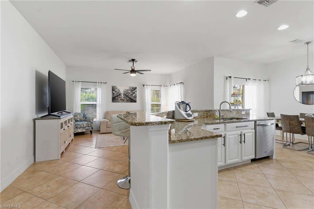 2452 Blackburn Cir, Cape Coral, photo 19