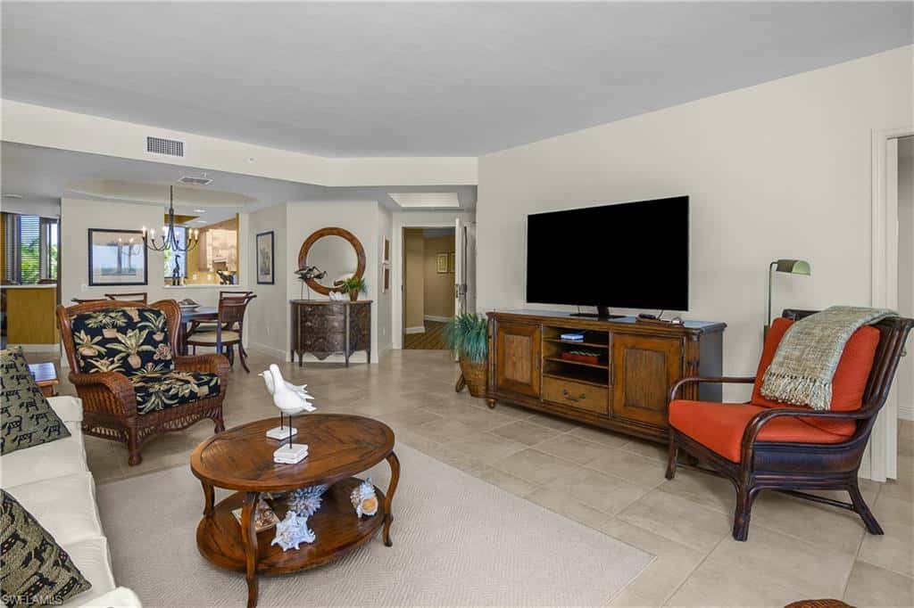 7225 Pelican Bay Blvd #402, Naples, photo 4