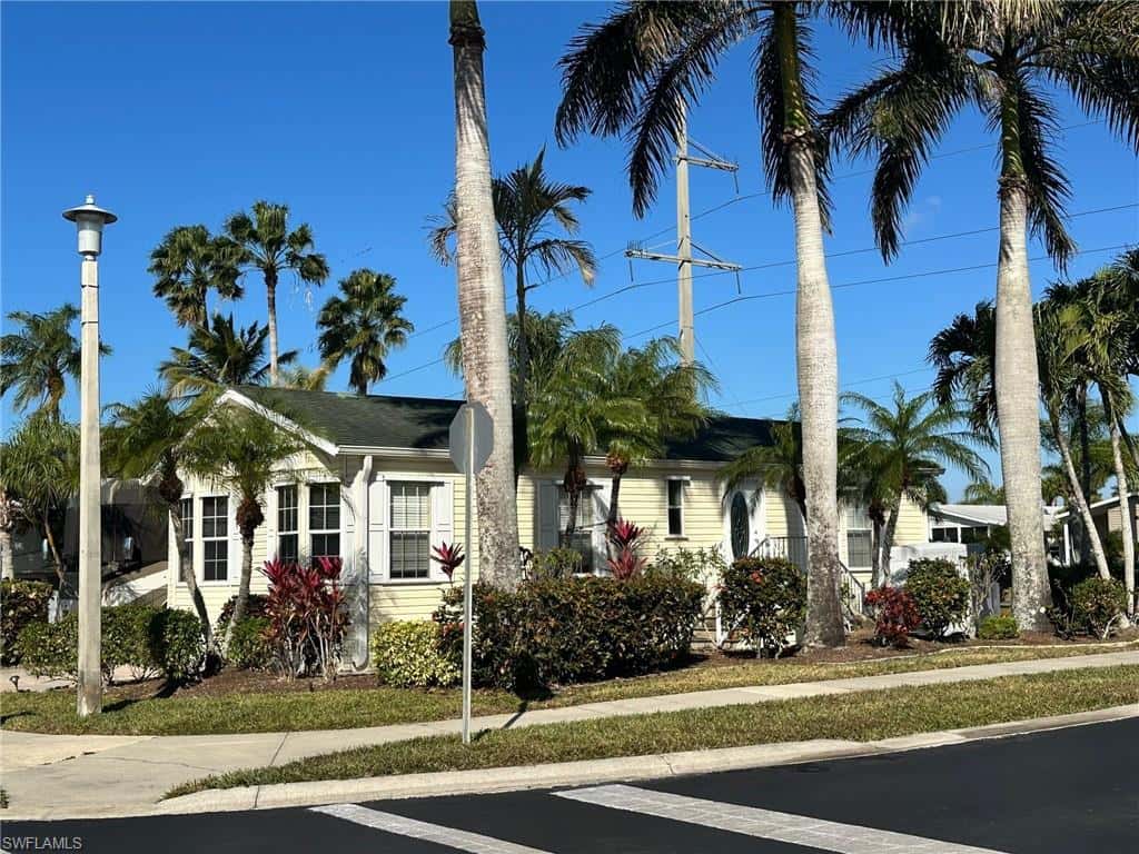 1671 Diamond Lake Cir, Naples, photo 4