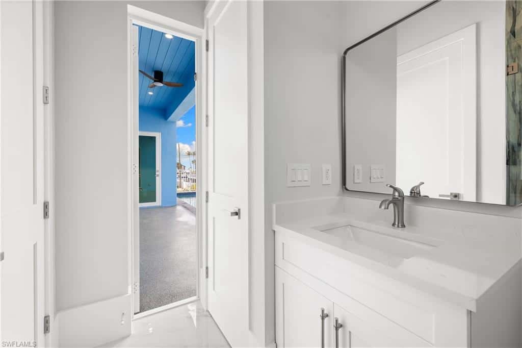 137 Hibiscus Dr, Fort Myers Beach, photo 6