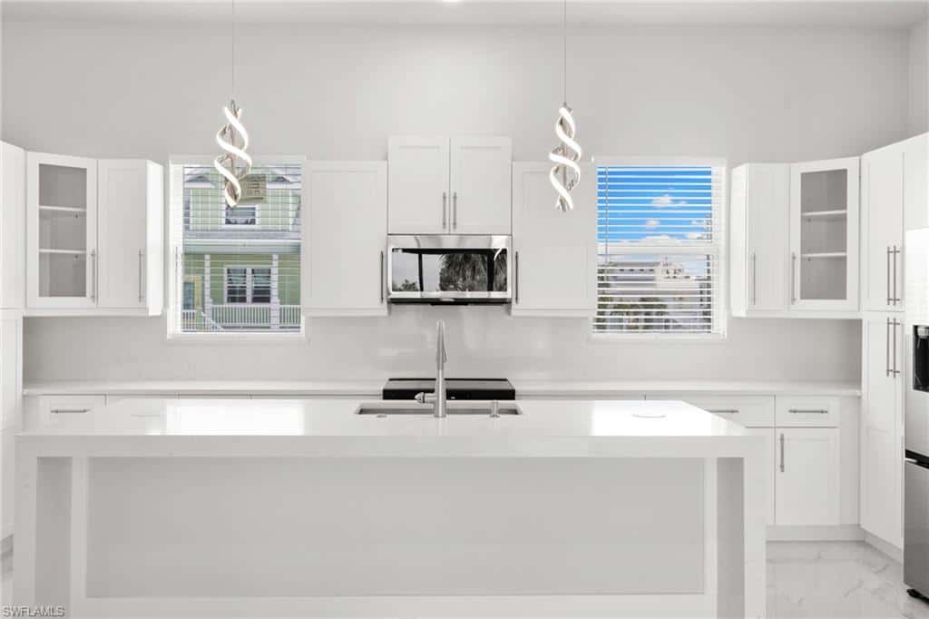 137 Hibiscus Dr, Fort Myers Beach, photo 32