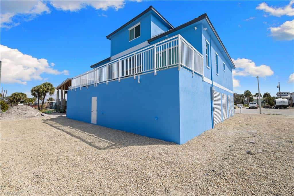 137 Hibiscus Dr, Fort Myers Beach, photo 24
