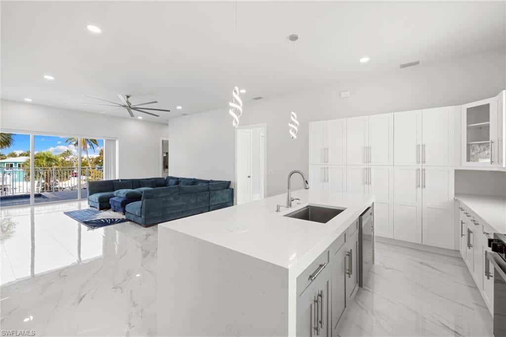 137 Hibiscus Dr, Fort Myers Beach, photo 31