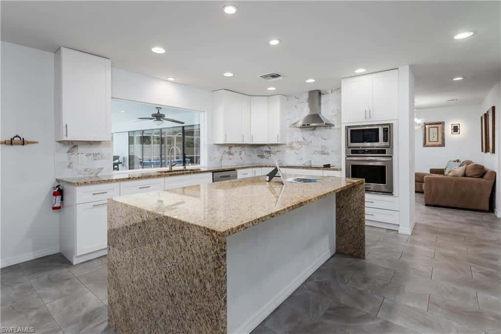 661 Valley Dr, Bonita Springs, photo 7