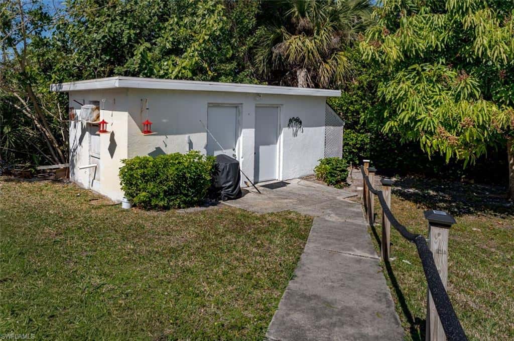 661 Valley Dr, Bonita Springs, photo 37
