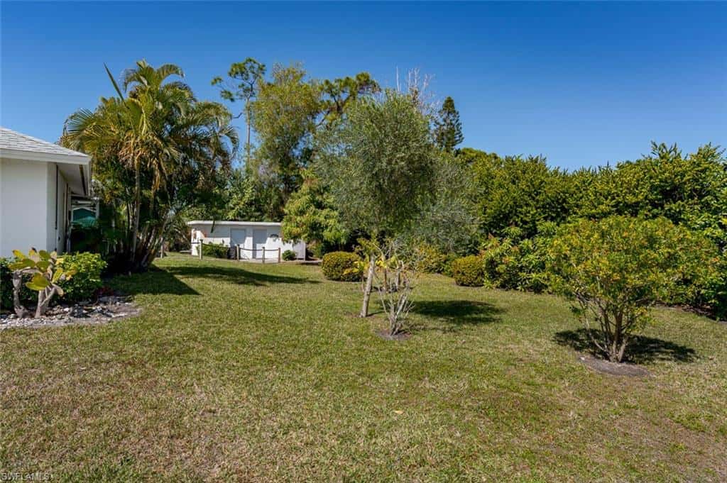 661 Valley Dr, Bonita Springs, photo 4