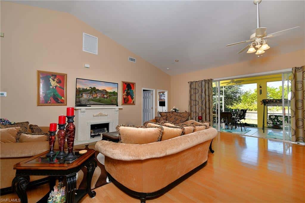 836 Worth Ave, Lehigh Acres, photo 4