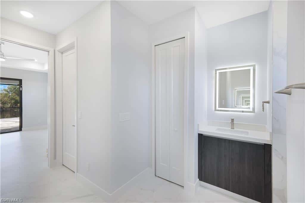 901 19th Ter, Cape Coral, photo 8