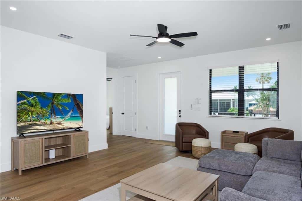 170 Washington Ave, Fort Myers Beach, photo 9