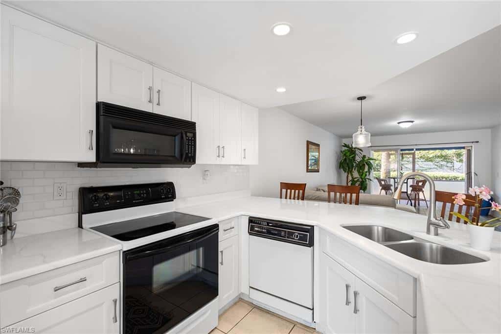 821 Gulf Pavilion Dr #106, Naples, photo 12